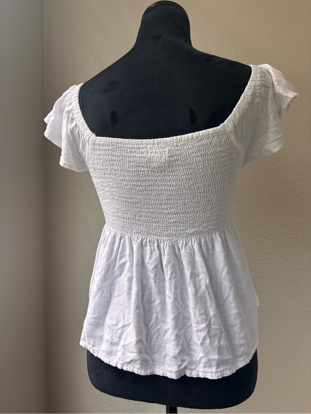 Japna White Ruched V-Neck Peplum Flutter Sleeve Top - Picture 4 of 5